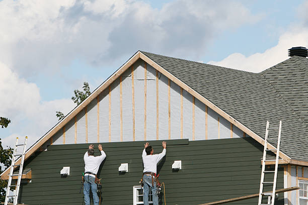 Professional Siding Contractor technician working in Rockville, VA